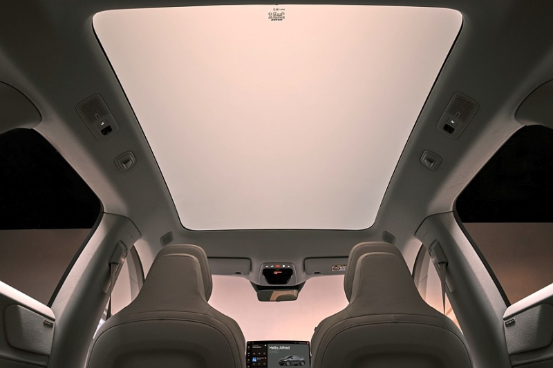 Volvo EX60: без дверных ручек, до 810 км на одной зарядке, сразу есть версия Cross Country