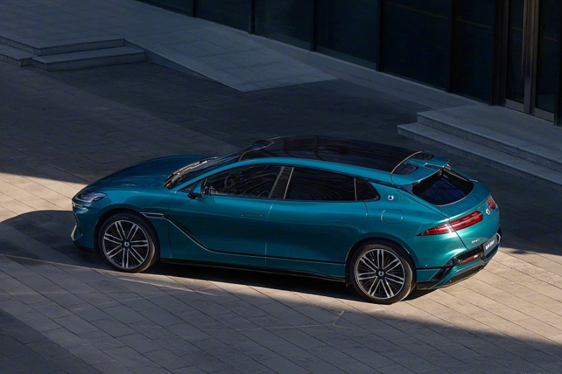 Большой хэтчбек Denza Z9 GT стал мощнее и получил улучшенный салон