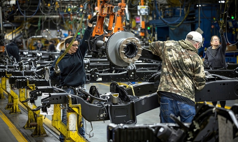 Электрошок, тарифы и пожары: компания Ford объявила об огромных убытках в 2025 году