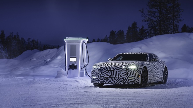 Jaguar GT готовится к премьере: прототип новинки показался в ходе зимних испытаний