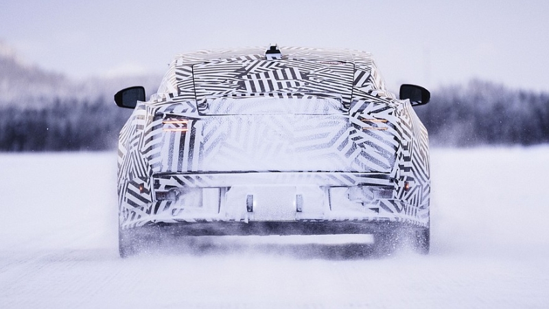 Jaguar GT готовится к премьере: прототип новинки показался в ходе зимних испытаний