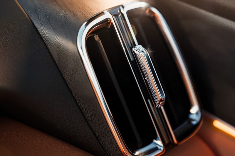 Кроссовер Geely Galaxy M7 показался на официальных фото