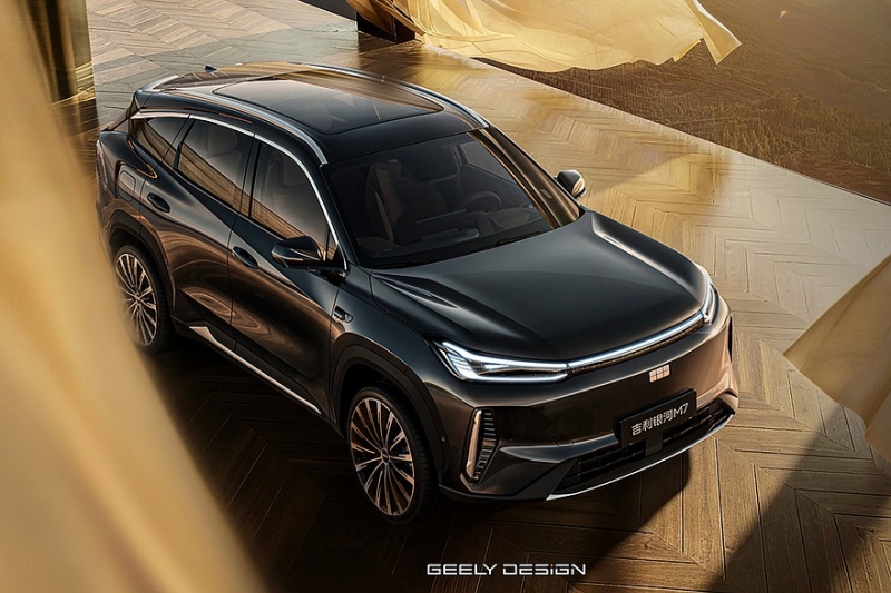 Кроссовер Geely Galaxy M7 показался на официальных фото