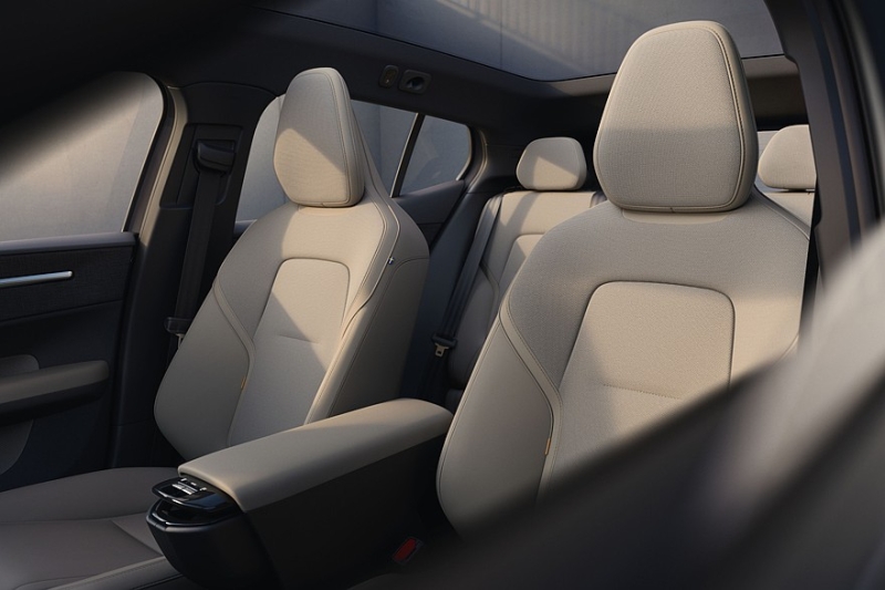 Кроссовер Volvo EX30 обзавёлся новой стартовой версией с более скромной техникой