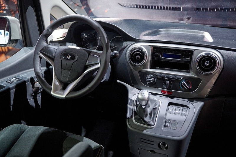 Минивэны Sollers SF1 начали выпускать по технологии полного цикла