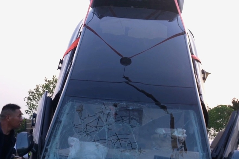 Назло скептикам: Exeed Exlantix ET упал с высоты 12-го этажа и выжил