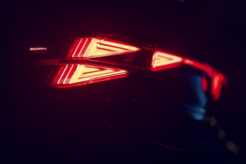 Обновлённый хэтчбек Cupra Born готовится к скорой премьере: первые тизеры