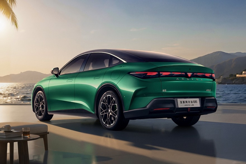 Обновлённый седан Arcfox Alpha S5 от BAIC приготовился к старту продаж
