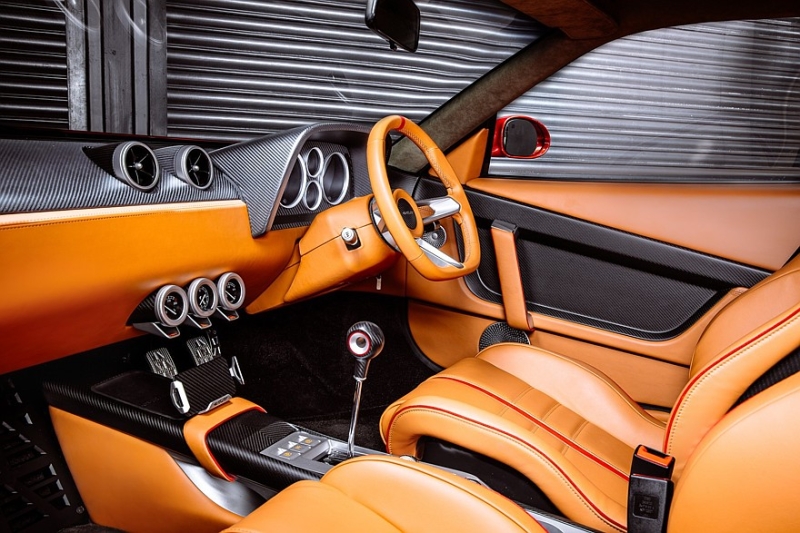 Рестомод 355 by Evoluto показался в серийном виде: новое шасси и два мотора на выбор