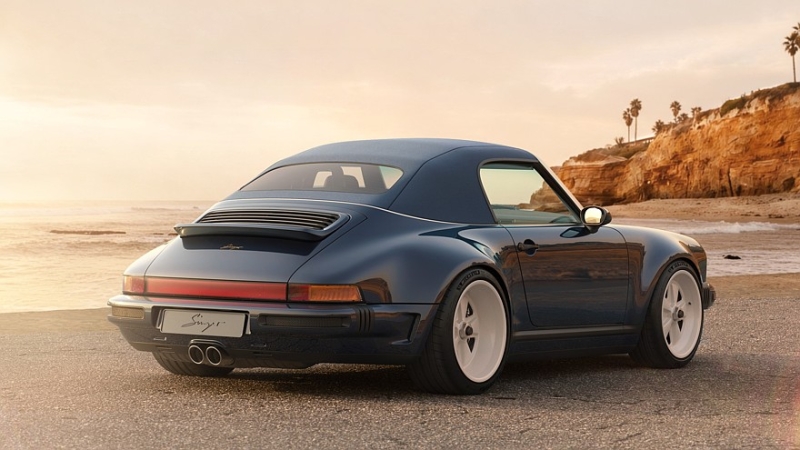 Рестомод Porsche 911 Carrera Cabriolet от Singer: убирающиеся фары и новый откидной верх