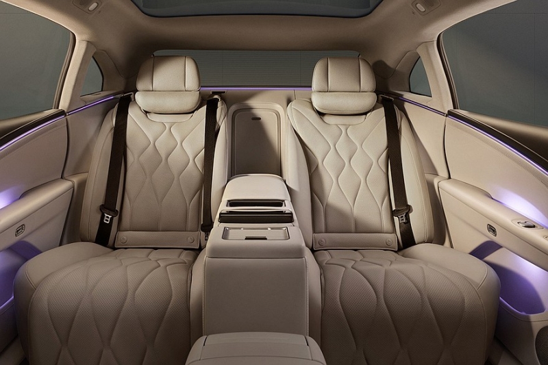 Роскошный седан Hyptec A800 от GAC: интересная фишка в салоне и полный привод