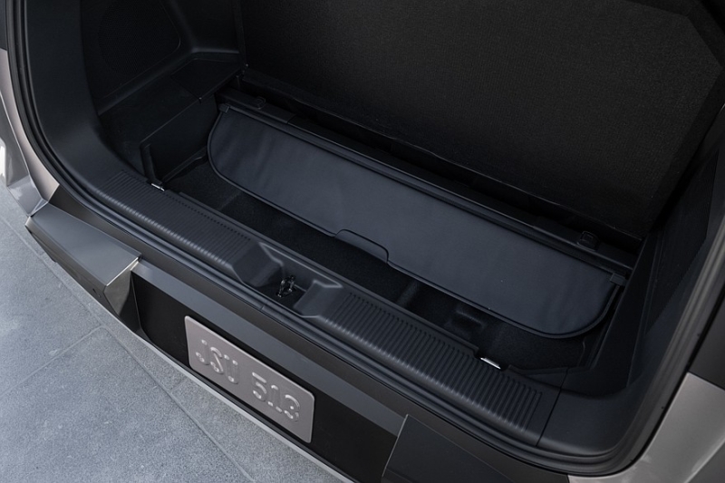 Toyota Highlander нового поколения подрос в габаритах и получил только электрическую технику