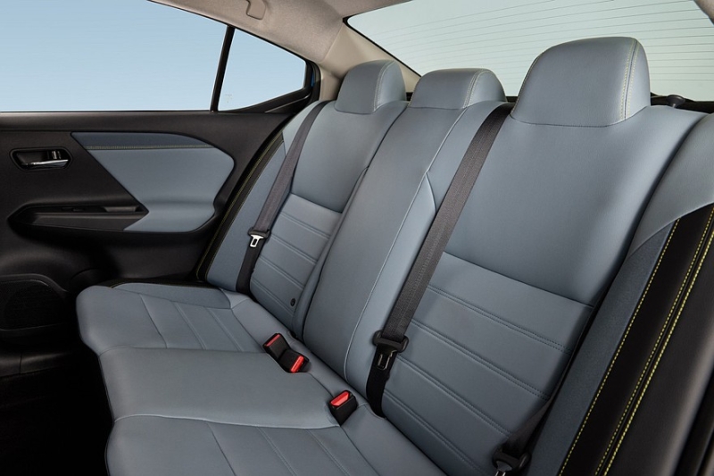 Бюджетный седан Nissan Versa, он же Almera и Sunny: новый имидж и старый мотор