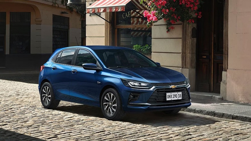 Chevrolet готовит хэтчбек Onix Activ: внешность раскрыта на первых эскизах