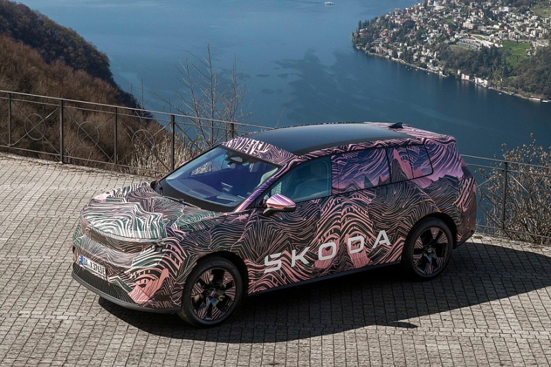 Флагманский кроссовер Skoda Peaq: новые официальные фото и характеристики