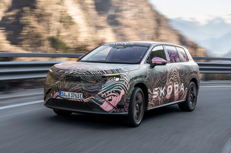Флагманский кроссовер Skoda Peaq: новые официальные фото и характеристики