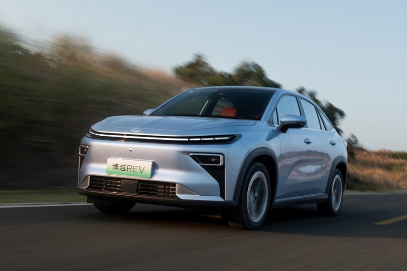 Купеобразный кроссовер Geely Atlas REV выходит на рынок