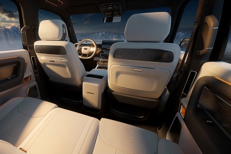 Линейку Geely пополнит брутальный кроссовер: официальные фото