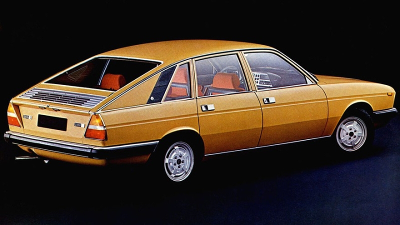 Новый флагманский кроссовер Lancia Gamma: первые изображения