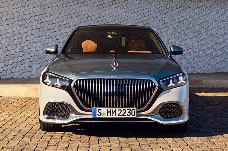 Обновлённый Mercedes-Maybach S-Class: в Европе без V12, решётка крупнее, подсветка богаче