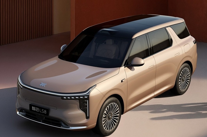 SAIC подхватил моду на &laquo;клонирование&raquo; флагманов: представлен кроссовер IM LS8