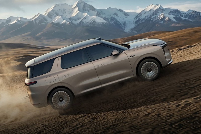 SAIC подхватил моду на &laquo;клонирование&raquo; флагманов: представлен кроссовер IM LS8