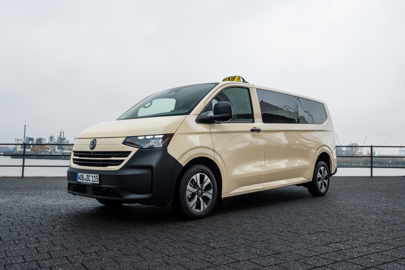 Volkswagen подготовил Transporter Kombi и Caravelle для работы в такси