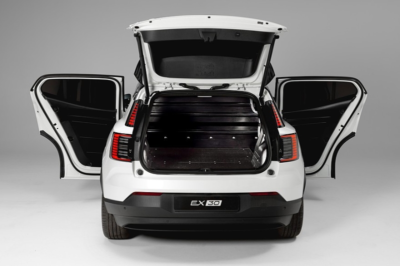 Volvo EX30 Cargo: компактный паркетник превратили в фургон