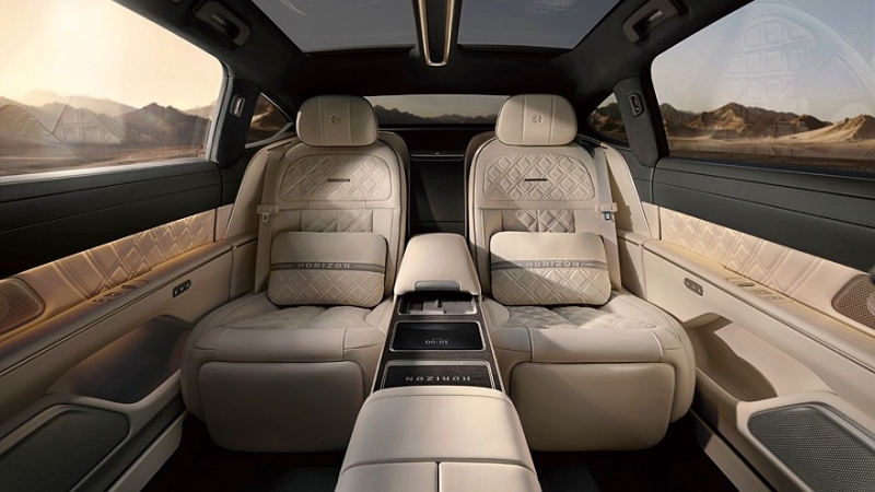 Замахнувшийся на Mercedes-Maybach седан Nio ET9 стал ещё роскошнее