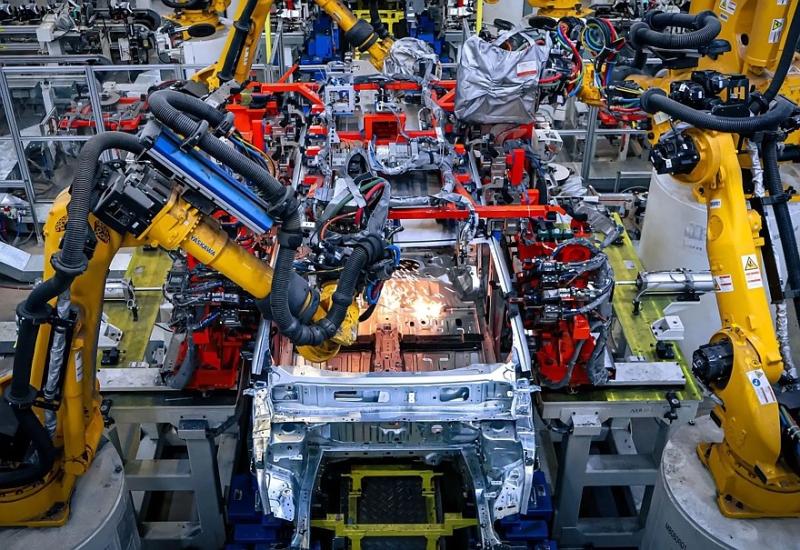 Завод в Санкт-Петербурге возвращается к работе: сварен первый кузов кроссовера Jeland