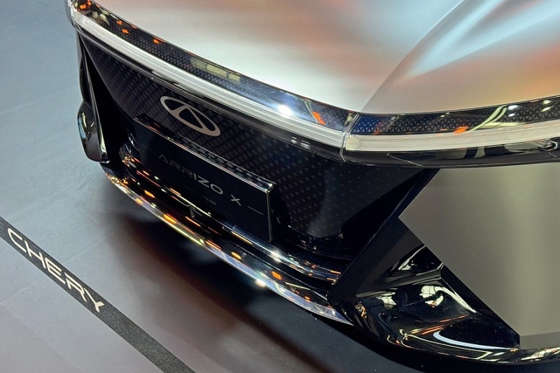 Будущие флагманы Chery: брутальный кроссовер Tiggo X и седан Arrizo X