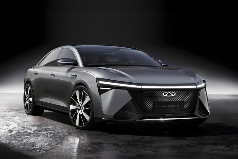 Будущие флагманы Chery: брутальный кроссовер Tiggo X и седан Arrizo X