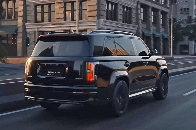 Будущие флагманы Chery: брутальный кроссовер Tiggo X и седан Arrizo X