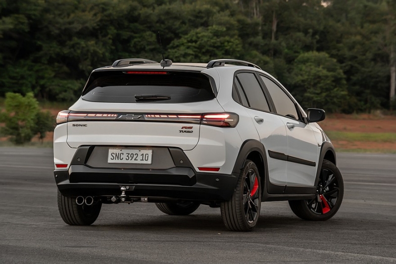 Chevrolet Sonic в виде кроссовера: показан интерьер