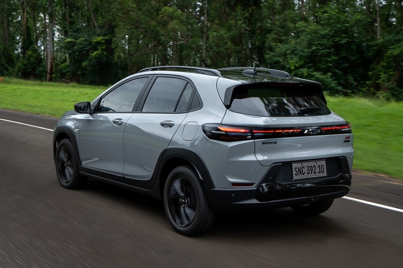 Chevrolet Sonic в виде кроссовера: показан интерьер