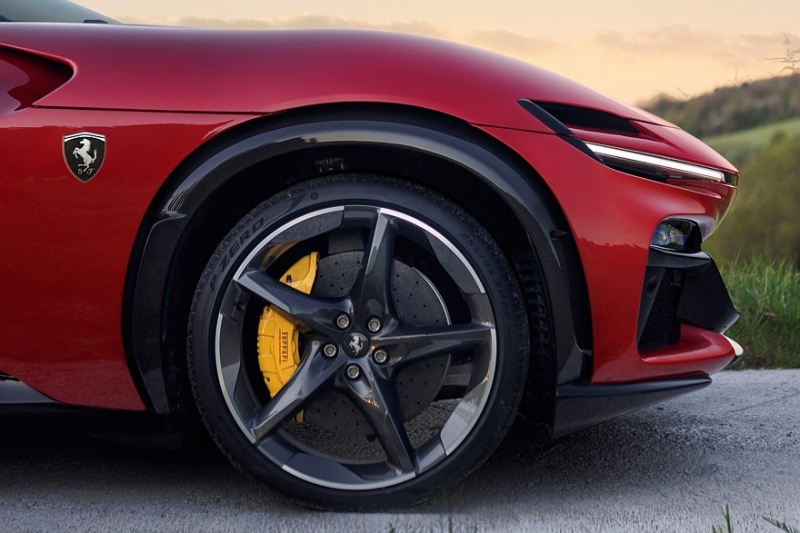 Ferrari Purosangue Handling Speciale: доработанное шасси и более яркий звук V12