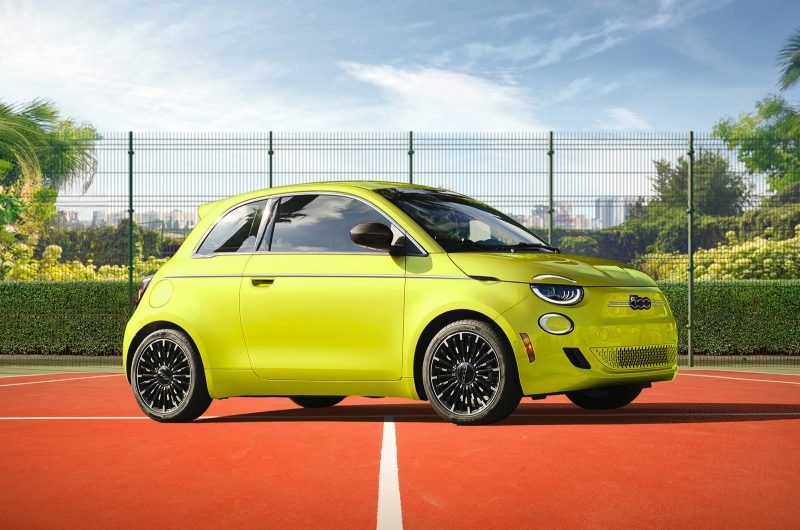 Fiat слегка освежил «кроху» 500e в США и заметно увеличил ценник