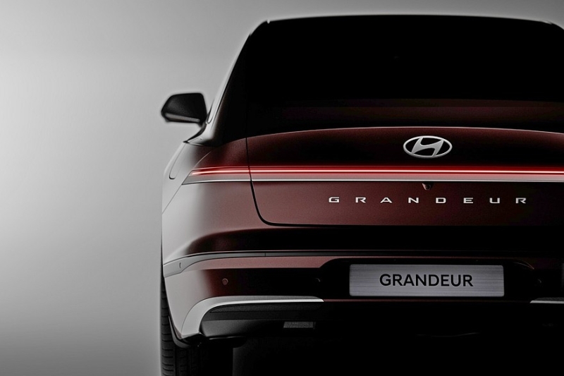 Флагманский седан Hyundai Grandeur получил новый салон после рестайлинга