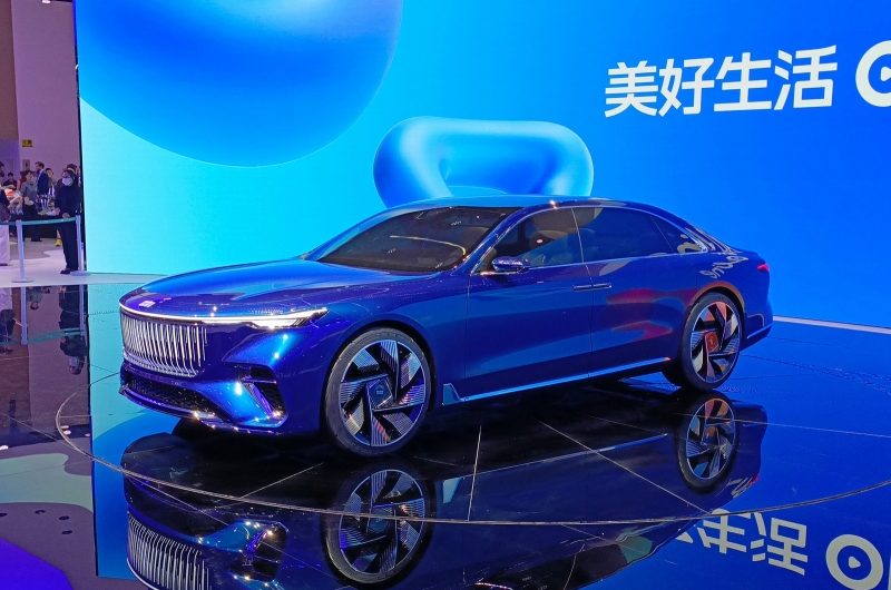 Geely показала концепт, демонстрирующий развитие дизайна семейства Galaxy