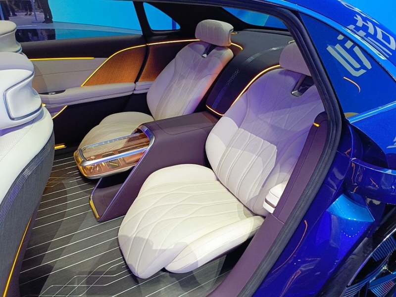 Geely показала концепт, демонстрирующий развитие дизайна семейства Galaxy