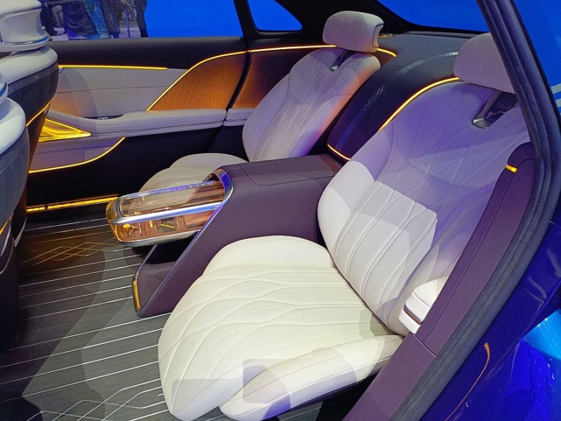 Geely показала концепт, демонстрирующий развитие дизайна семейства Galaxy