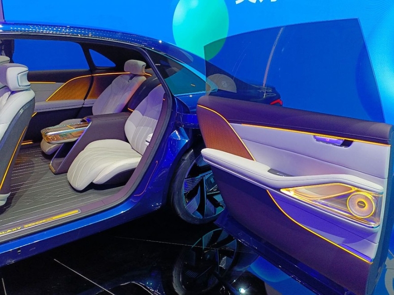 Geely показала концепт, демонстрирующий развитие дизайна семейства Galaxy