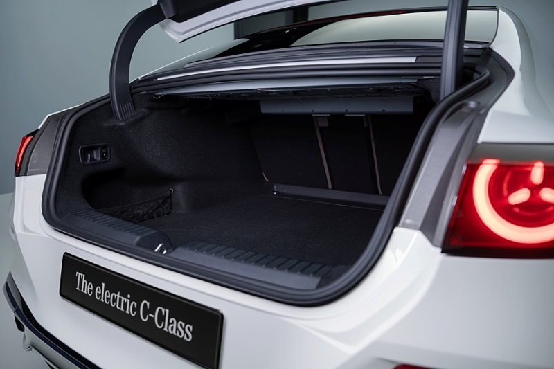 Как будто играет одна и та же пластинка: представлен Mercedes-Benz C-Class electric