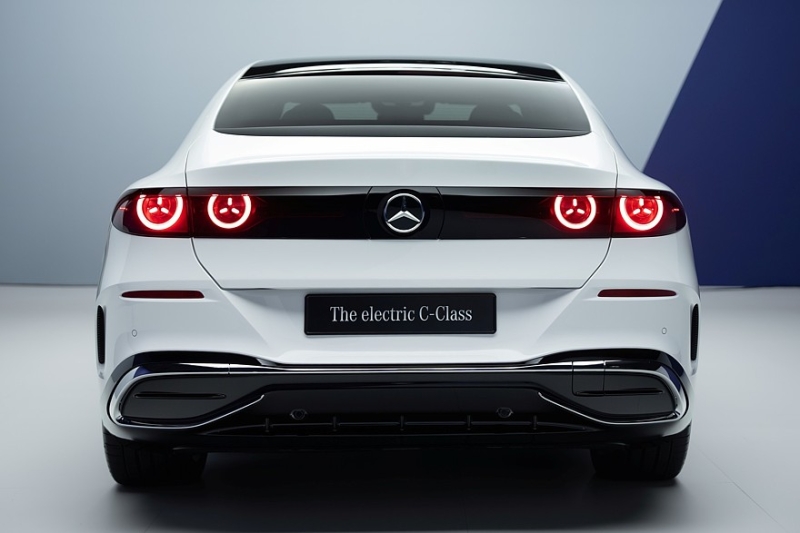 Как будто играет одна и та же пластинка: представлен Mercedes-Benz C-Class electric