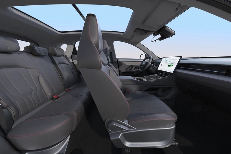 Кроссовер Soueast S06 стартует в России: есть полный привод