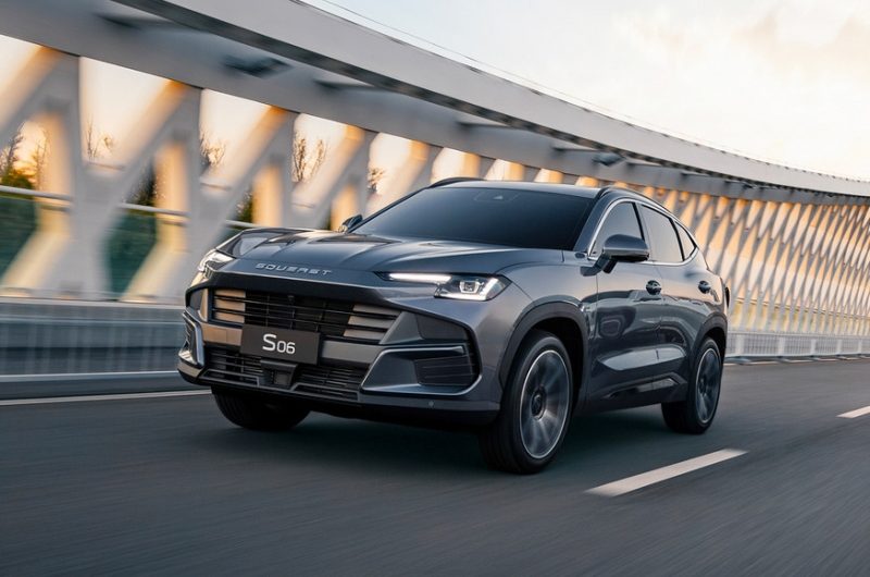 Кроссовер Soueast S06 стартует в России: есть полный привод