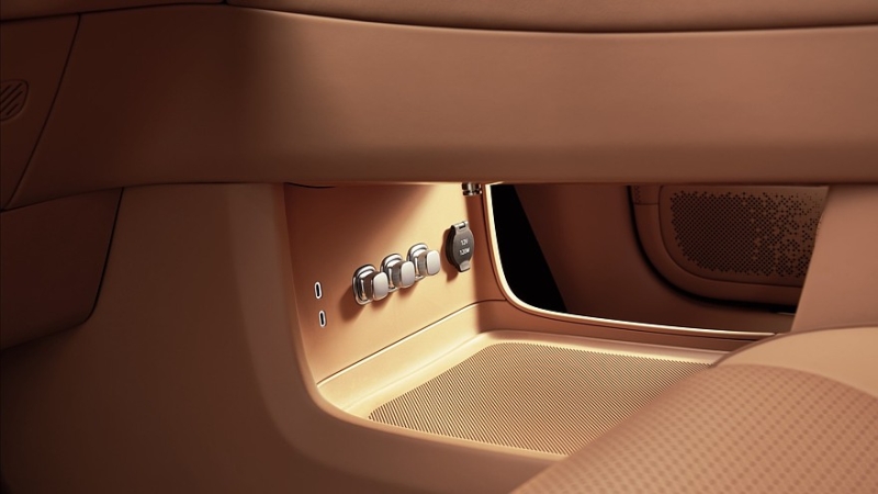 Leapmotor D19 выходит на рынок: 1000 вольт, богатое оснащение и очень агрессивные цены