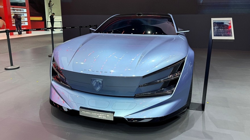 Марка Peugeot показала в Пекине потенциального преемника модели 508 и большой SUV