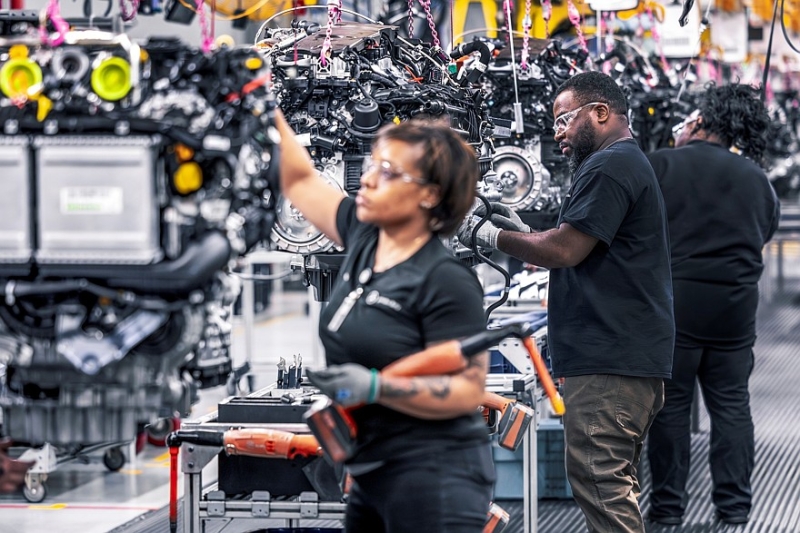 Mercedes-Benz инвестирует более 7 млрд долларов в развитие бизнеса в США и сборку GLC