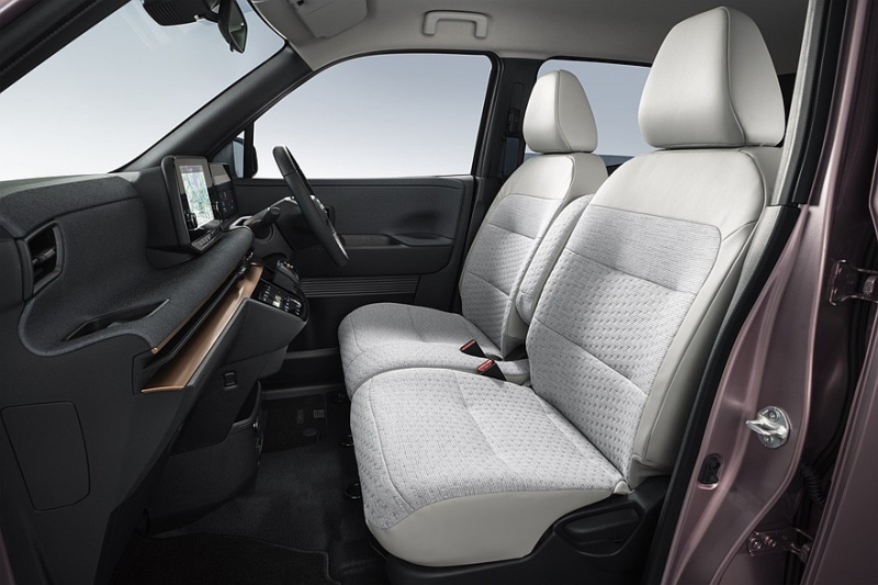 Nissan рассекретил обновлённый кей-кар Sakura, цены известны